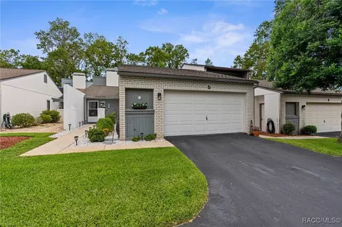 5 Pinewood Gdns, Homosassa, FL 34446