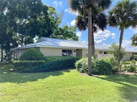 11456 W Bayshore Dr, Crystal River, FL 34429