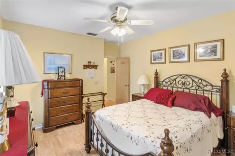 Bedroom - 330 E Ireland Ct, Hernando, FL 34442 photo 5 of 8