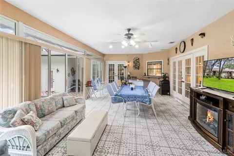 Exterior - 330 E Ireland Ct, Hernando, FL 34442 photo 2 of 6