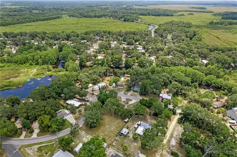 10575 E Gobbler Dr, Floral City, FL 34436