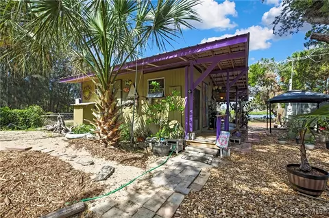 1334 S Estuary Dr, Crystal River, FL 34429