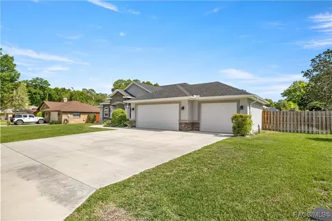 Exterior - 5144 NE 9th St, Ocala, FL 34470 photo 3 of 7