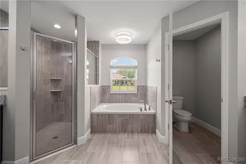 Bath - 5144 NE 9th St, Ocala, FL 34470 photo 4 of 4