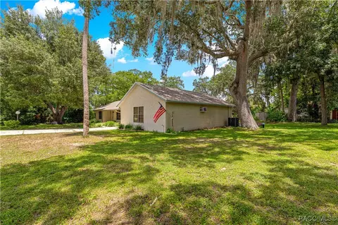 Exterior - 519 Spring Lake Rd, Ocala, FL 34472 photo 2 of 12