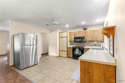 Kitchen - 519 Spring Lake Rd, Ocala, FL 34472 photo 1 of 3