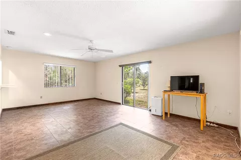 Living - 519 Spring Lake Rd, Ocala, FL 34472 photo 3 of 4