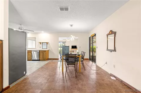 Dining - 519 Spring Lake Rd, Ocala, FL 34472 photo 1 of 3