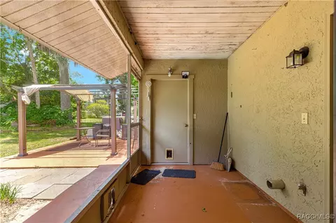 Exterior - 519 Spring Lake Rd, Ocala, FL 34472 photo 6 of 12