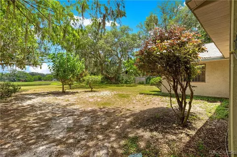 Exterior - 519 Spring Lake Rd, Ocala, FL 34472 photo 9 of 12