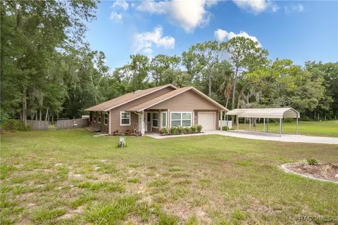 5711 W Pine Cir, Crystal River, FL 34429