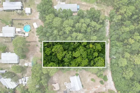 7261 W Stuart Ln, Homosassa, FL 34448