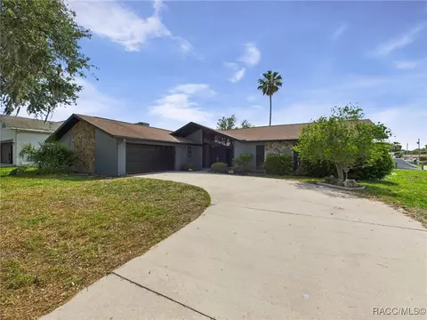 3890 N Calusa Pt, Crystal River, FL 34428