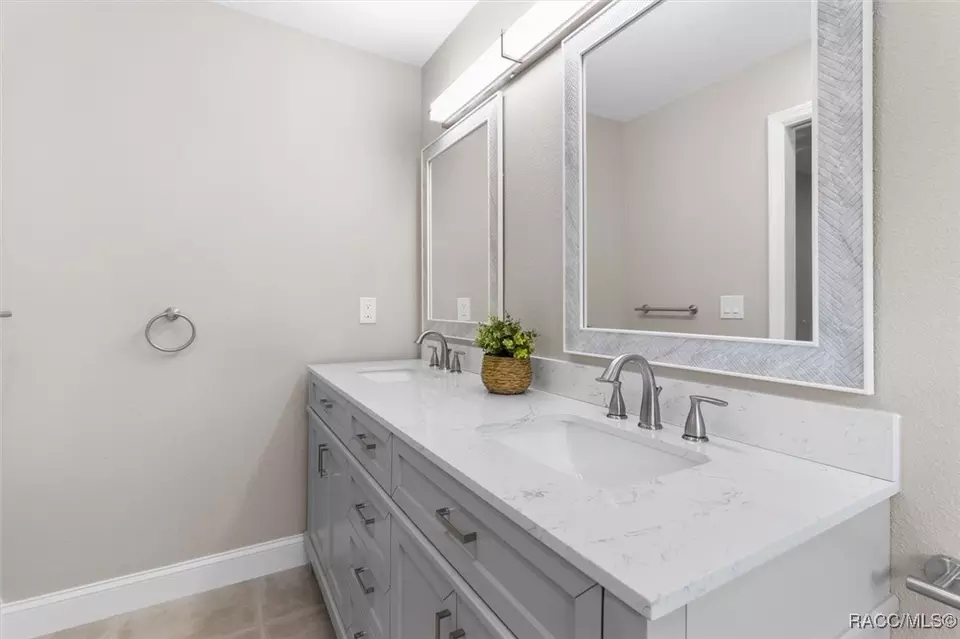Bath - 3835 N Eagle Pt, Crystal River, FL 34428 photo 1 of 3