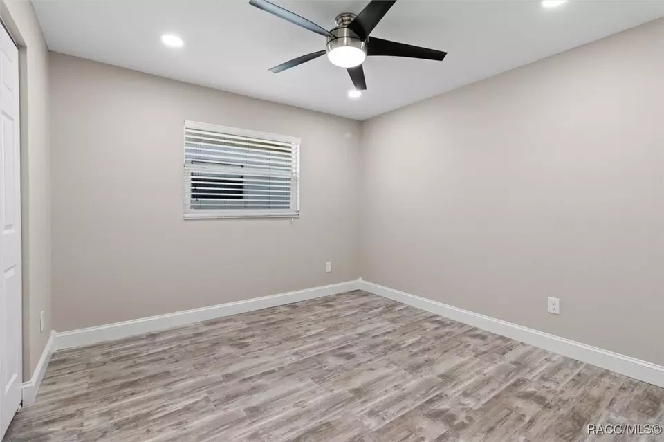 Bedroom - 3835 N Eagle Pt, Crystal River, FL 34428 photo 3 of 5