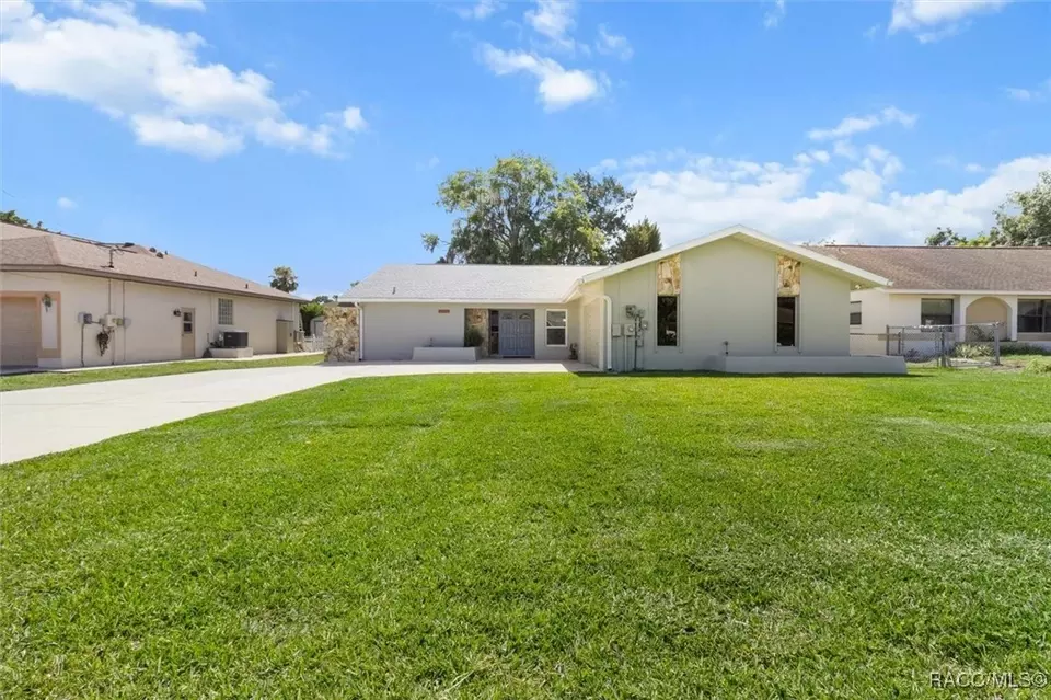 Exterior - 3835 N Eagle Pt, Crystal River, FL 34428 photo 1 of 9