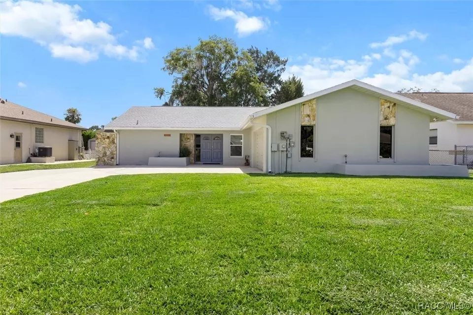 Exterior - 3835 N Eagle Pt, Crystal River, FL 34428 photo 2 of 9
