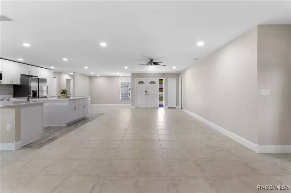 Living - 3835 N Eagle Pt, Crystal River, FL 34428 photo 1 of 5