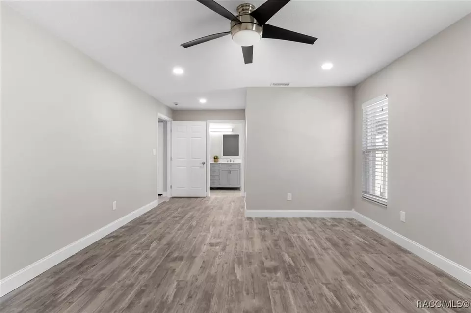 Bedroom - 3835 N Eagle Pt, Crystal River, FL 34428 photo 1 of 5