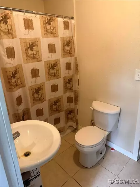 Bath - 6464 E Grantham Ct, Hernando, FL 34442 photo 1 of 1