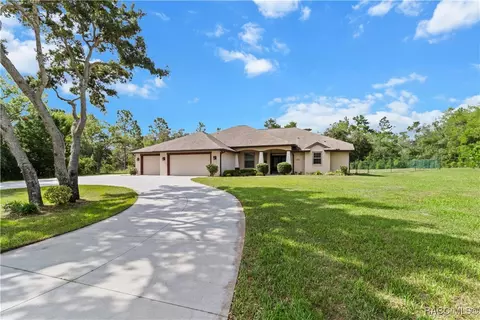 Exterior - 582 E Savoy St, Lecanto, FL 34461 photo 3 of 4