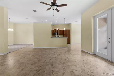 Living - 582 E Savoy St, Lecanto, FL 34461 photo 5 of 6