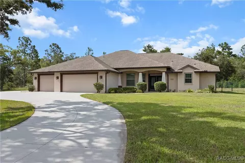 Exterior - 582 E Savoy St, Lecanto, FL 34461 photo 4 of 4