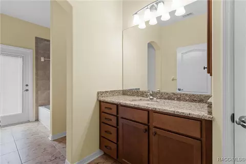 Bath - 582 E Savoy St, Lecanto, FL 34461 photo 3 of 3
