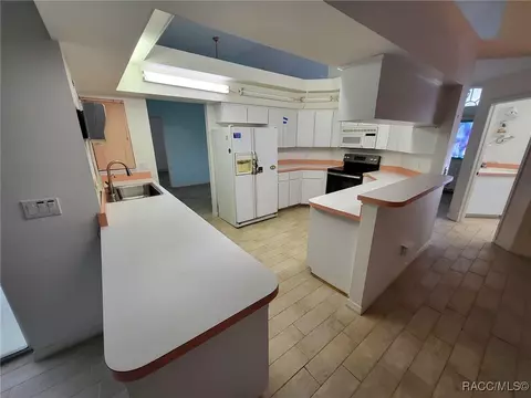 Kitchen - 322 N Turkey Pine Loop, Lecanto, FL 34461 photo 1 of 1