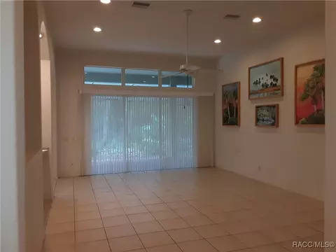 Living - 330 W Liberty St, Hernando, FL 34442 photo 1 of 2