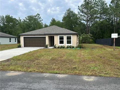 8797 N Amboy Dr, Citrus Springs, FL 34433