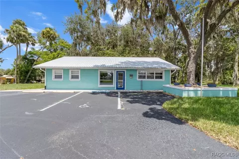 407 NE 1st St, Crystal River, FL 34429