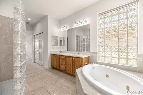 Bath - 1328 W Diamond Shore Loop, Hernando, FL 34442 photo 2 of 5