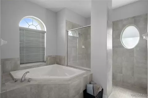 Bath - 2211 N Heritage Oaks Path, Hernando, FL 34442 photo 4 of 5