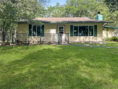 5769 S Garcia Rd, Homosassa, FL 34448