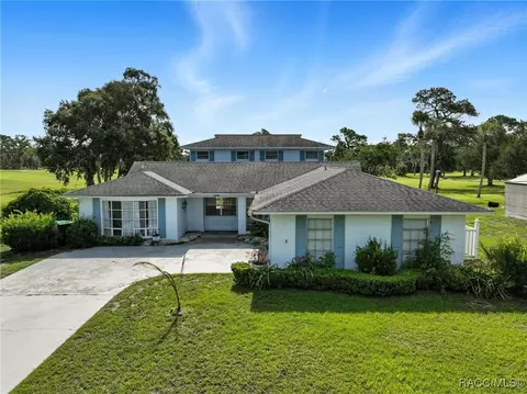 34 N Country Club Dr, Crystal River, FL 34429