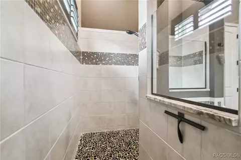 Bath - 2406 N Peakview Loop, Hernando, FL 34442 photo 7 of 8