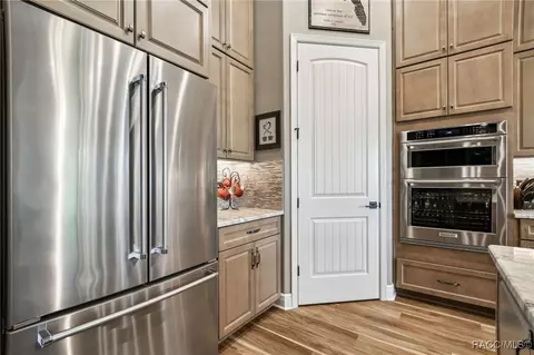 Kitchen - 2406 N Peakview Loop, Hernando, FL 34442 photo 5 of 9