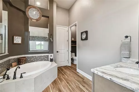 Bath - 2406 N Peakview Loop, Hernando, FL 34442 photo 5 of 8