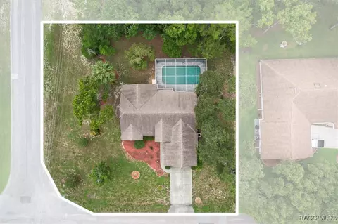 111 Pine St, Homosassa, FL 34446