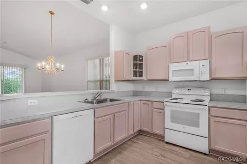 Kitchen - 589 W Doerr Path, Hernando, FL 34442 photo 2 of 4