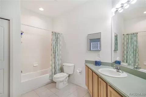 Bath - 589 W Doerr Path, Hernando, FL 34442 photo 2 of 2