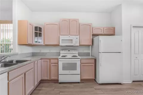 Kitchen - 589 W Doerr Path, Hernando, FL 34442 photo 1 of 4