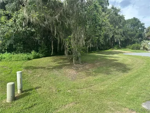 30413061 E Berwick Ct, Hernando, FL 34442 photo 4