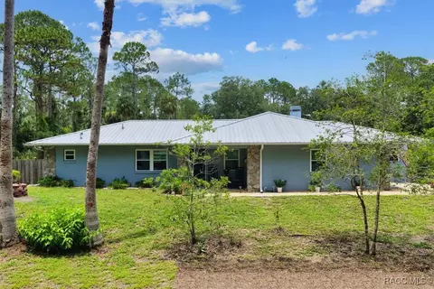 4702 Highway 40 W, Yankeetown, FL 34498