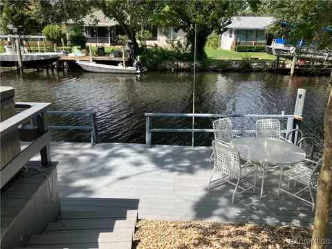 11435 Riverhaven Dr W, Homosassa, FL 34448