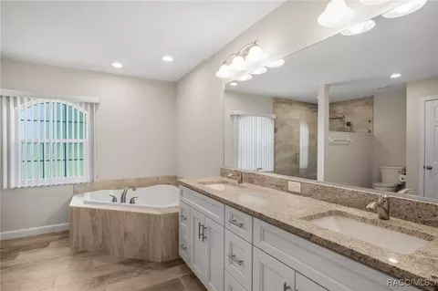 Bath - 2209 N Annapolis Ave, Hernando, FL 34442 photo 2 of 3