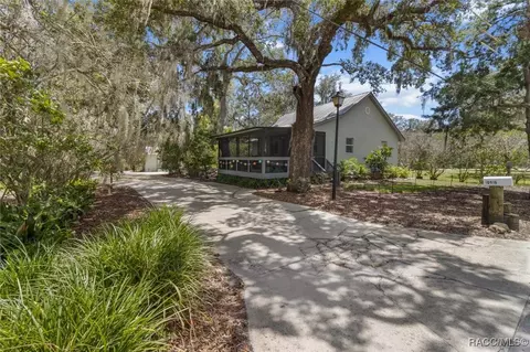 10916 W Oliver St, Homosassa, FL 34448