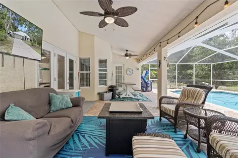 Exterior - 751 E Reehill St, Lecanto, FL 34461 photo 4 of 10
