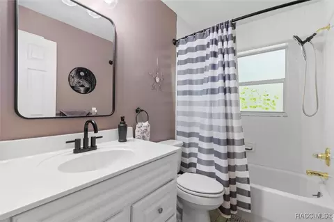 Bath - 751 E Reehill St, Lecanto, FL 34461 photo 4 of 4